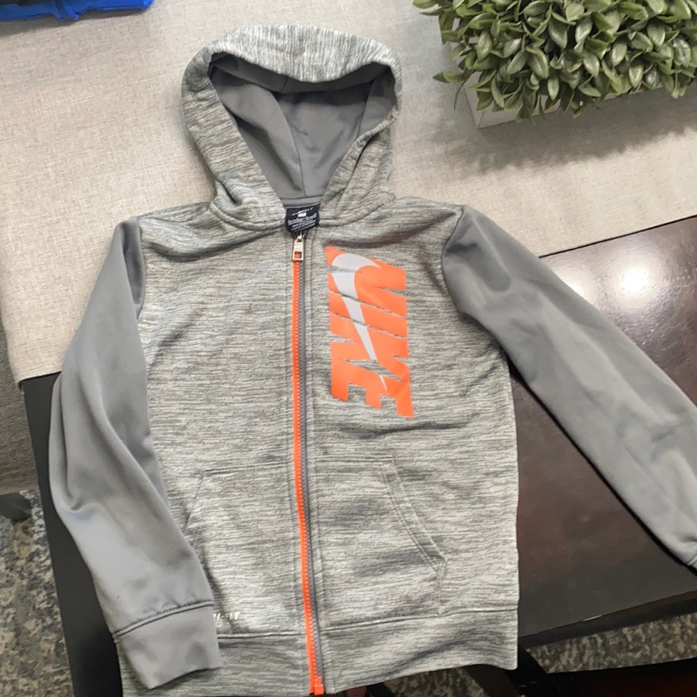 Nike little boys size 7 zip up hoodie